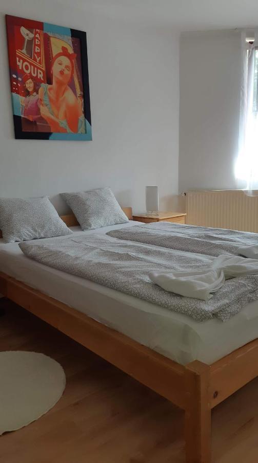 Rege Apartman Alsoors Luaran gambar