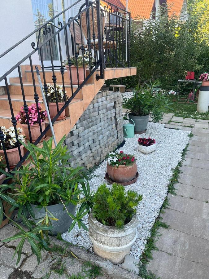 Rege Apartman Alsoors Luaran gambar