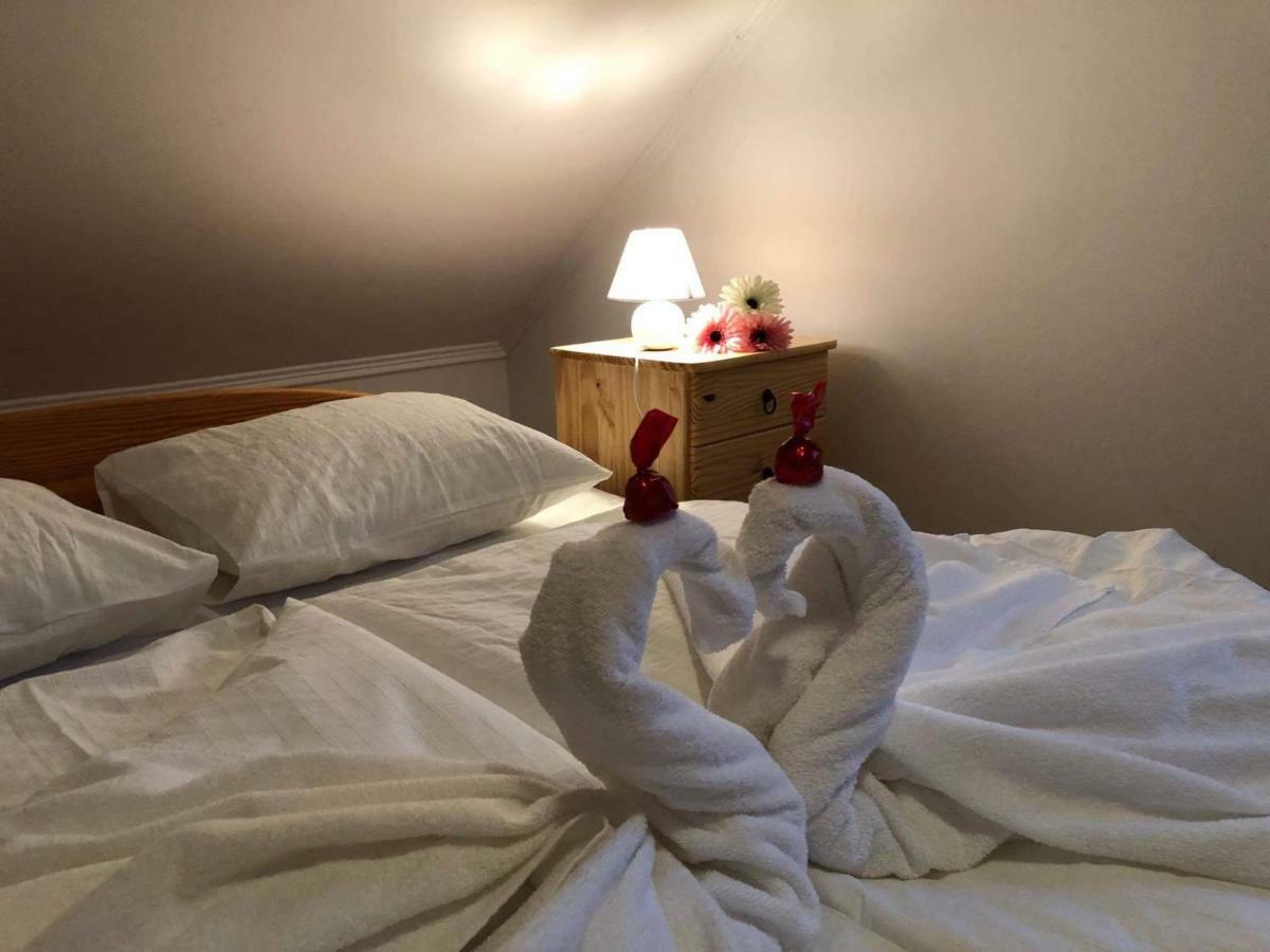 Rege Apartman Alsoors Luaran gambar