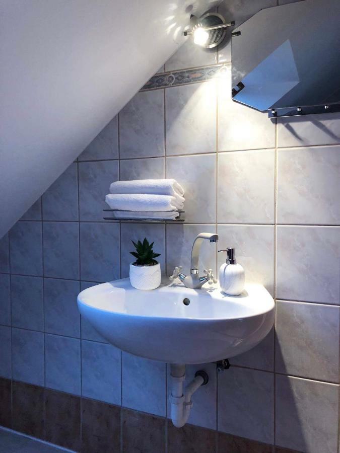 Rege Apartman Alsoors Luaran gambar